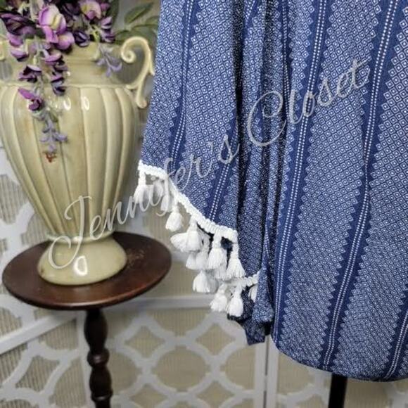 Romeo & Juliet Couture Blue Cold Shoulder Fringe Tassel Tie Boho Top Size L - Picture 6 of 13